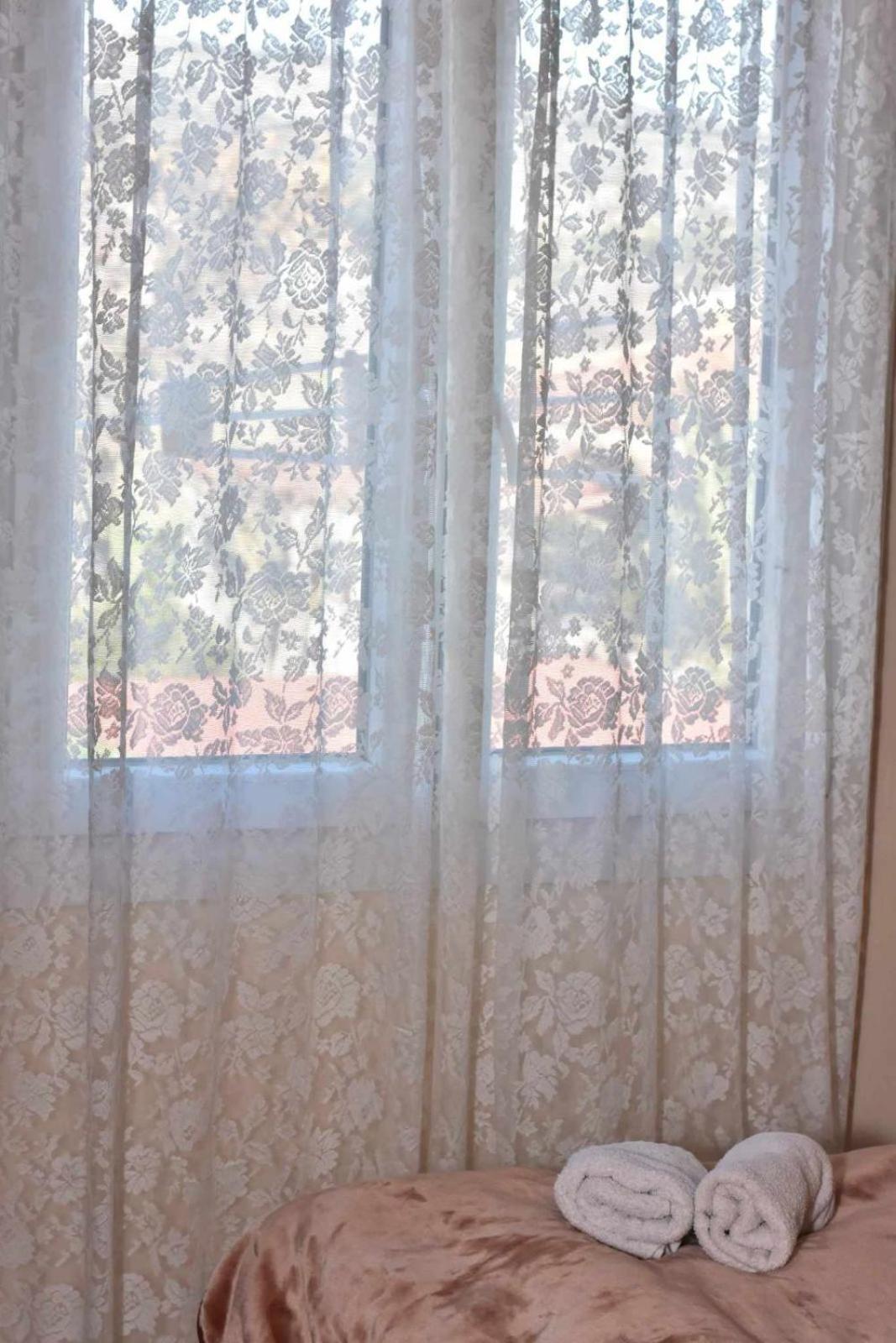 Μοντέρνα Εξοχική Κατοικία Στην Κωμη Komi  Ngoại thất bức ảnh